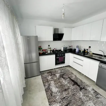 Gündoğan Koyu Havuzlu Site