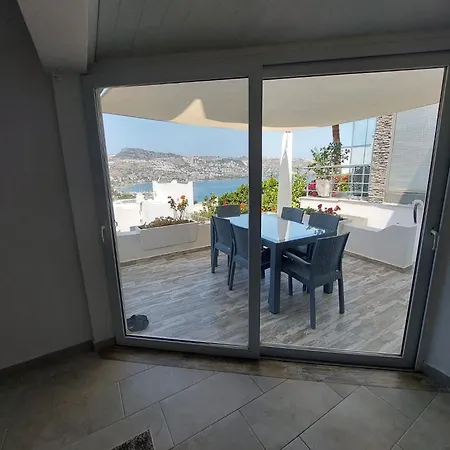 Guendogan Koyu Havuzlu Site Βίλα