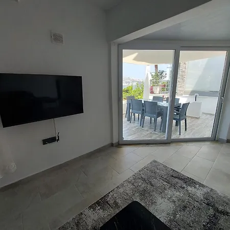 Villa Gündoğan Koyu Havuzlu Site