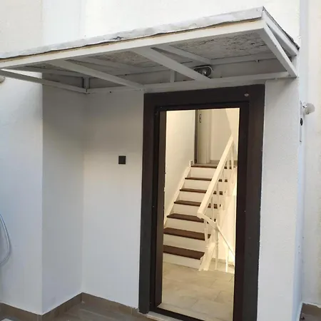 Gündoğan Koyu Havuzlu Site Villa