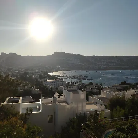 Villa Gündoğan Koyu Havuzlu Site *