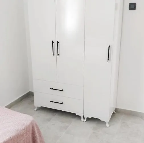 Willa Guendogan Koyu Havuzlu Site *