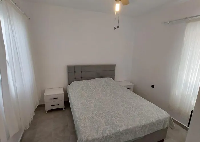 Guendogan Koyu Havuzlu Site Willa Bodrum