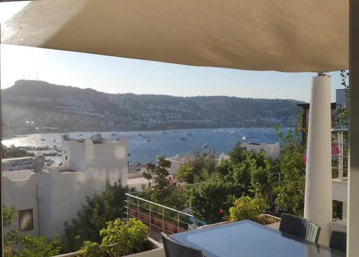 Guendogan Koyu Havuzlu Site Willa Bodrum