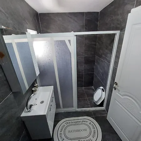 Guendogan Koyu Havuzlu Site