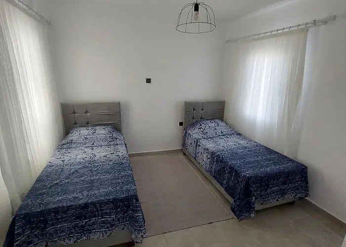 Guendogan Koyu Havuzlu Site * Bodrum