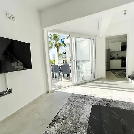 Guendogan Koyu Havuzlu Site Villa *