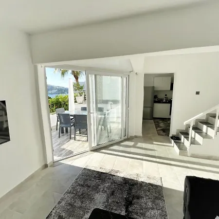 Guendogan Koyu Havuzlu Site * Bodrum